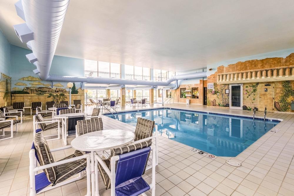 Americinn & Suites By Wyndham Baraboo Event Center Esterno foto