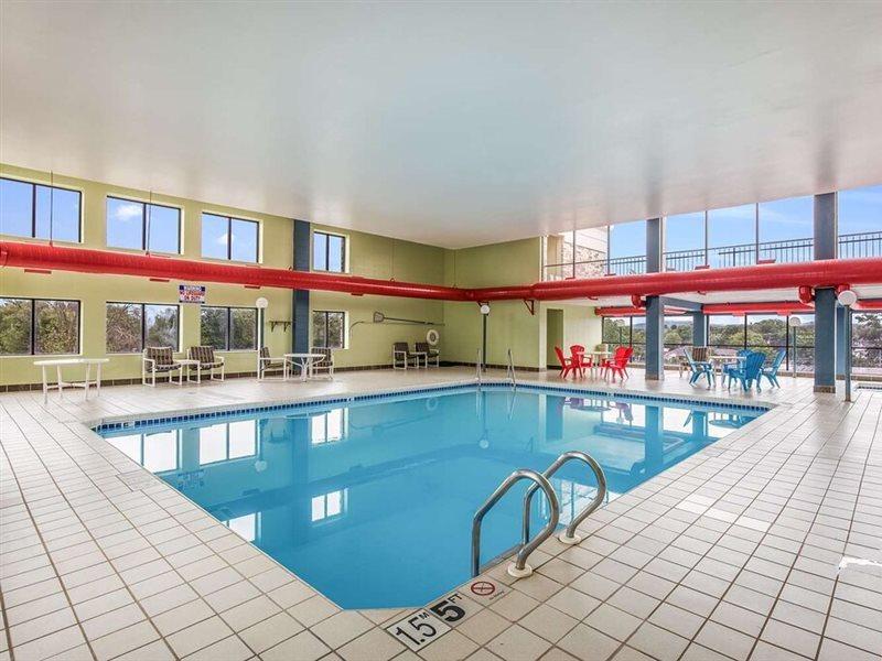 Americinn & Suites By Wyndham Baraboo Event Center Esterno foto