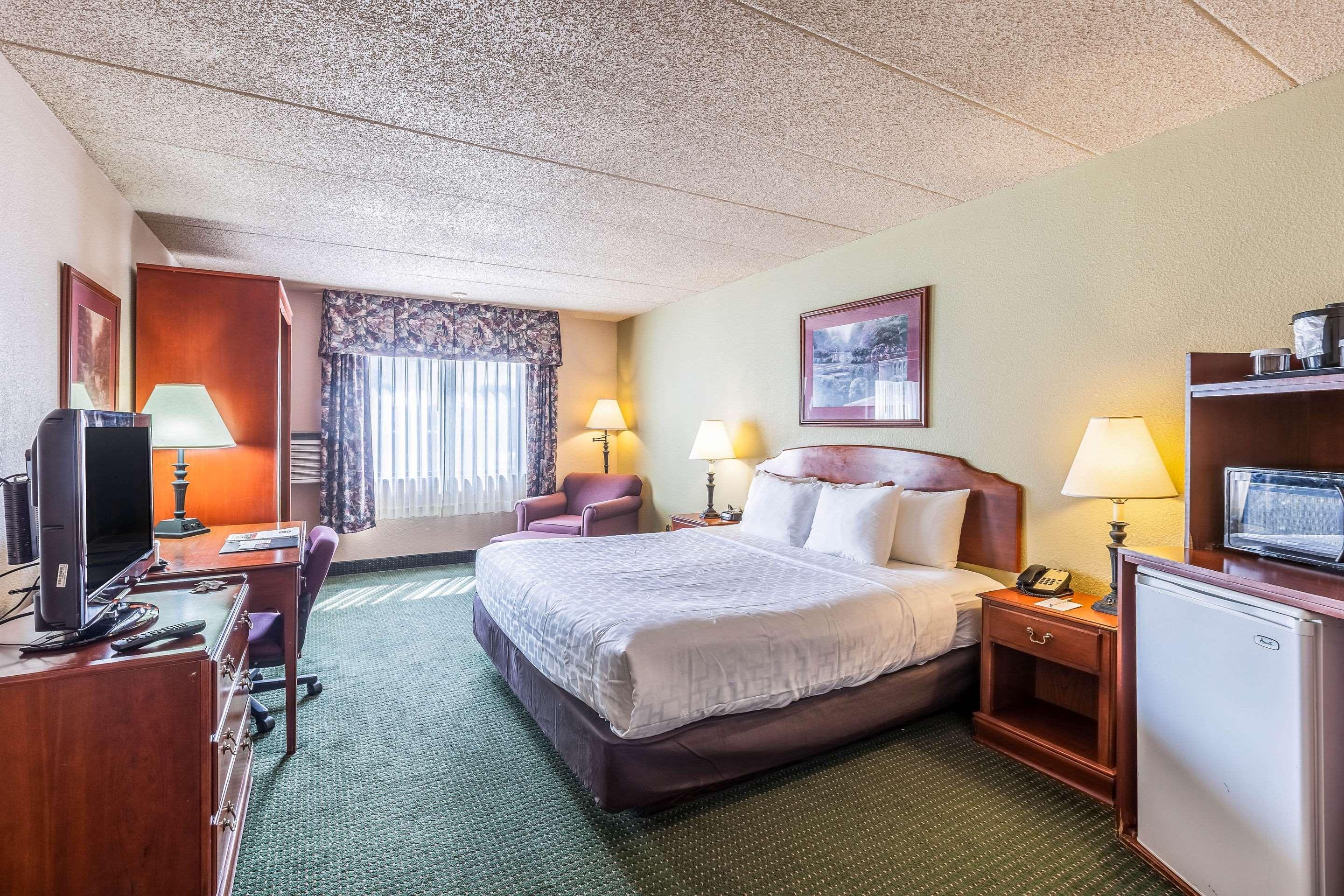 Americinn & Suites By Wyndham Baraboo Event Center Esterno foto