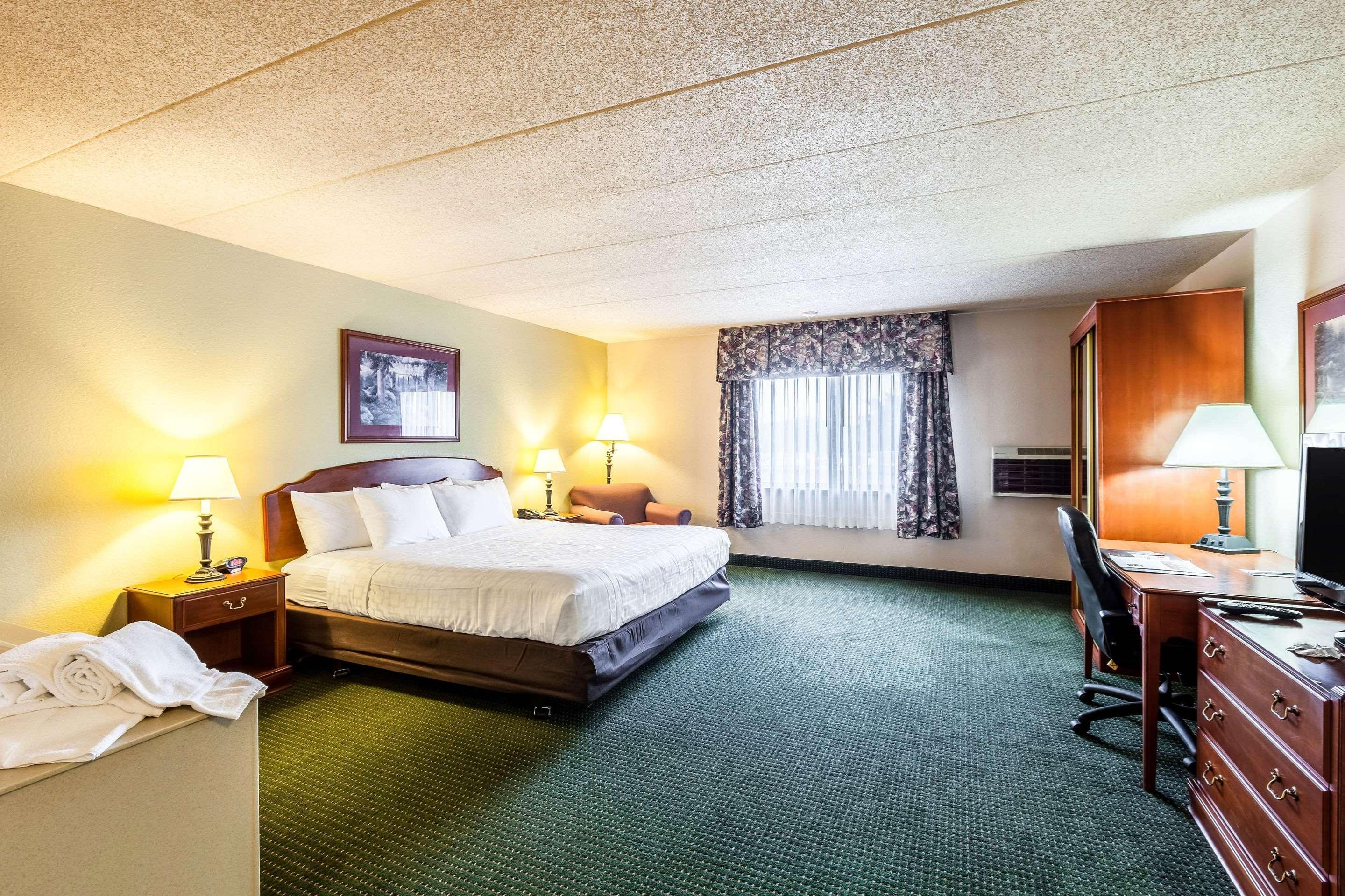Americinn & Suites By Wyndham Baraboo Event Center Esterno foto