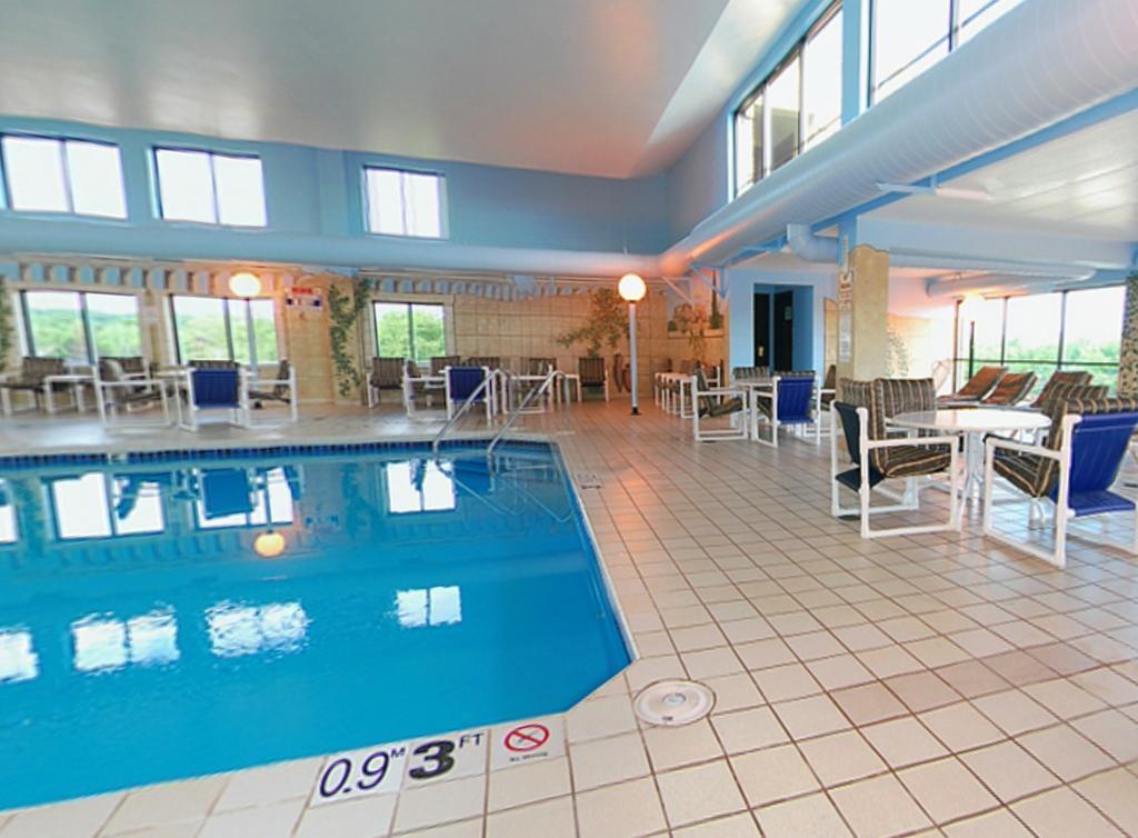 Americinn & Suites By Wyndham Baraboo Event Center Esterno foto