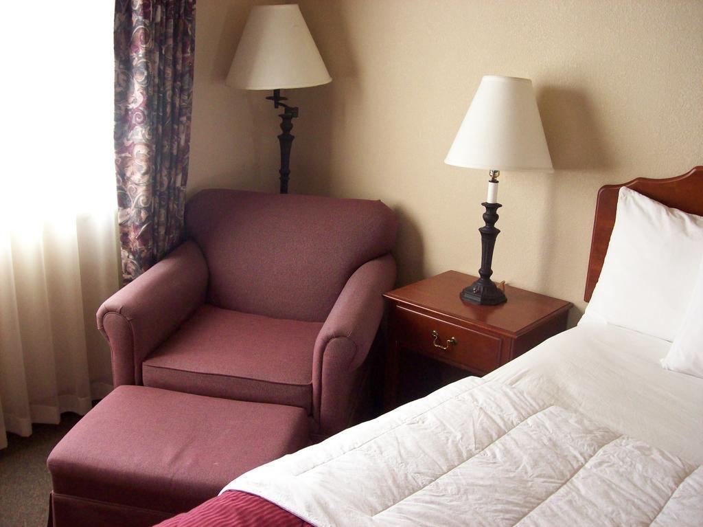 Americinn & Suites By Wyndham Baraboo Event Center Esterno foto