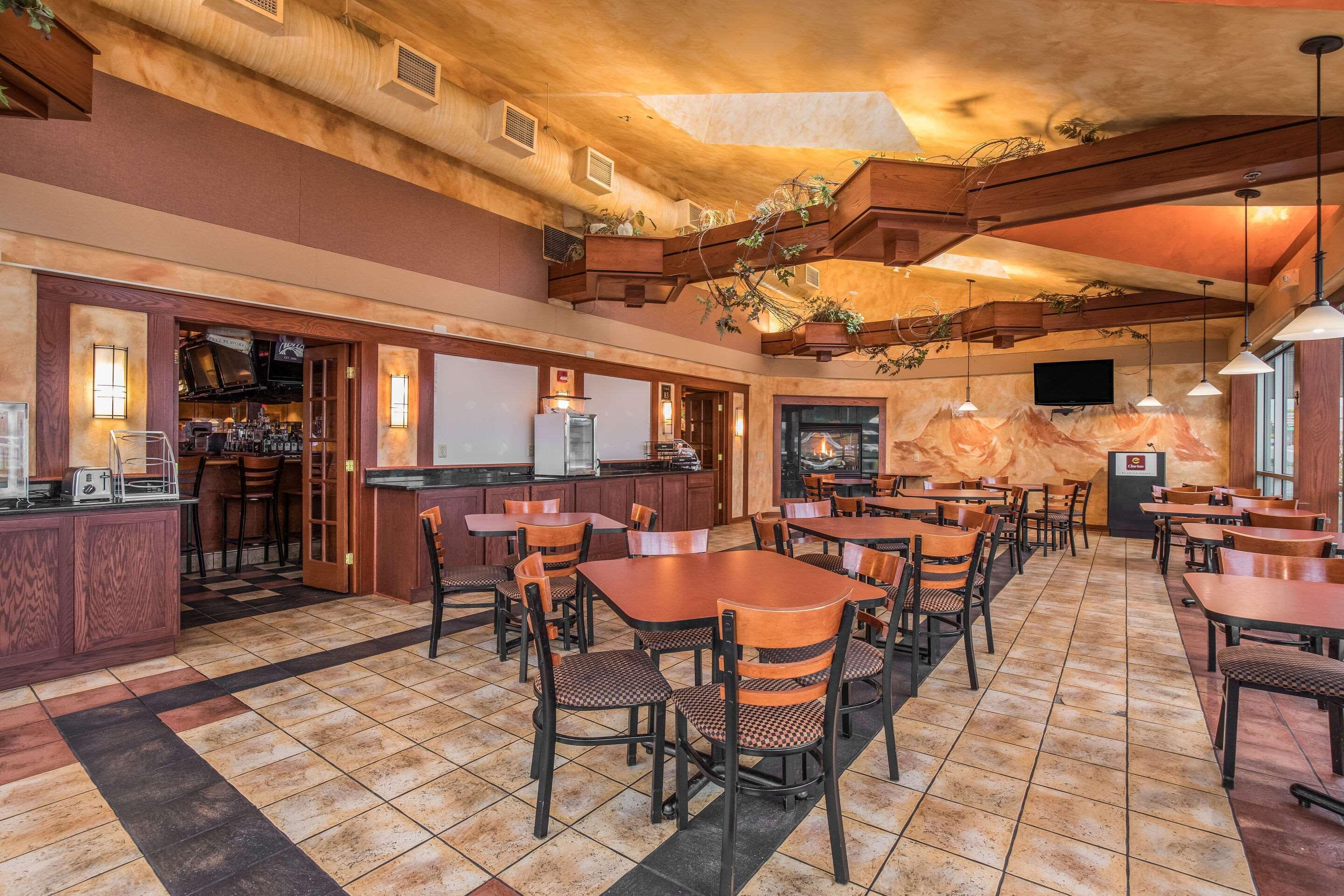 Americinn & Suites By Wyndham Baraboo Event Center Esterno foto