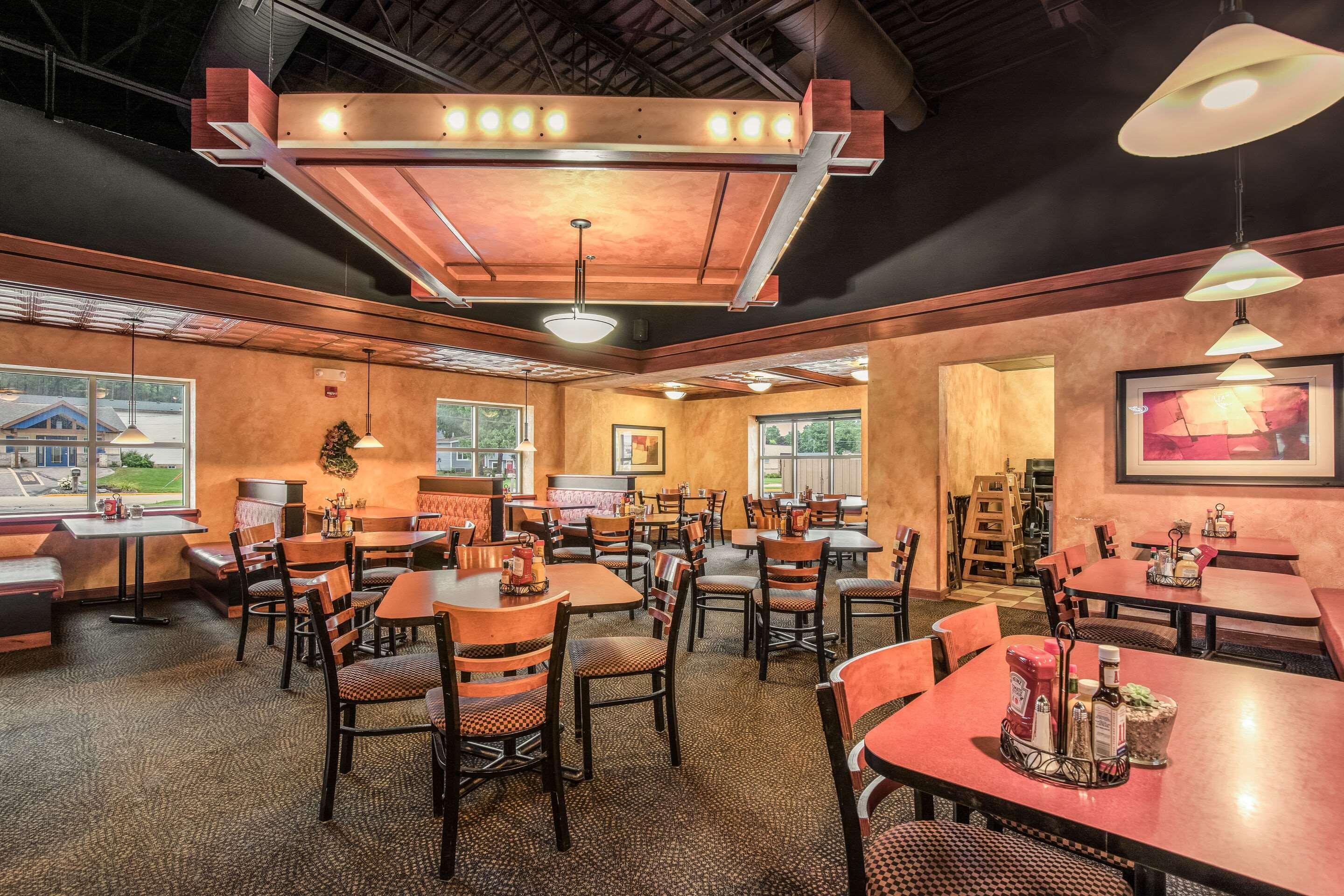 Americinn & Suites By Wyndham Baraboo Event Center Esterno foto