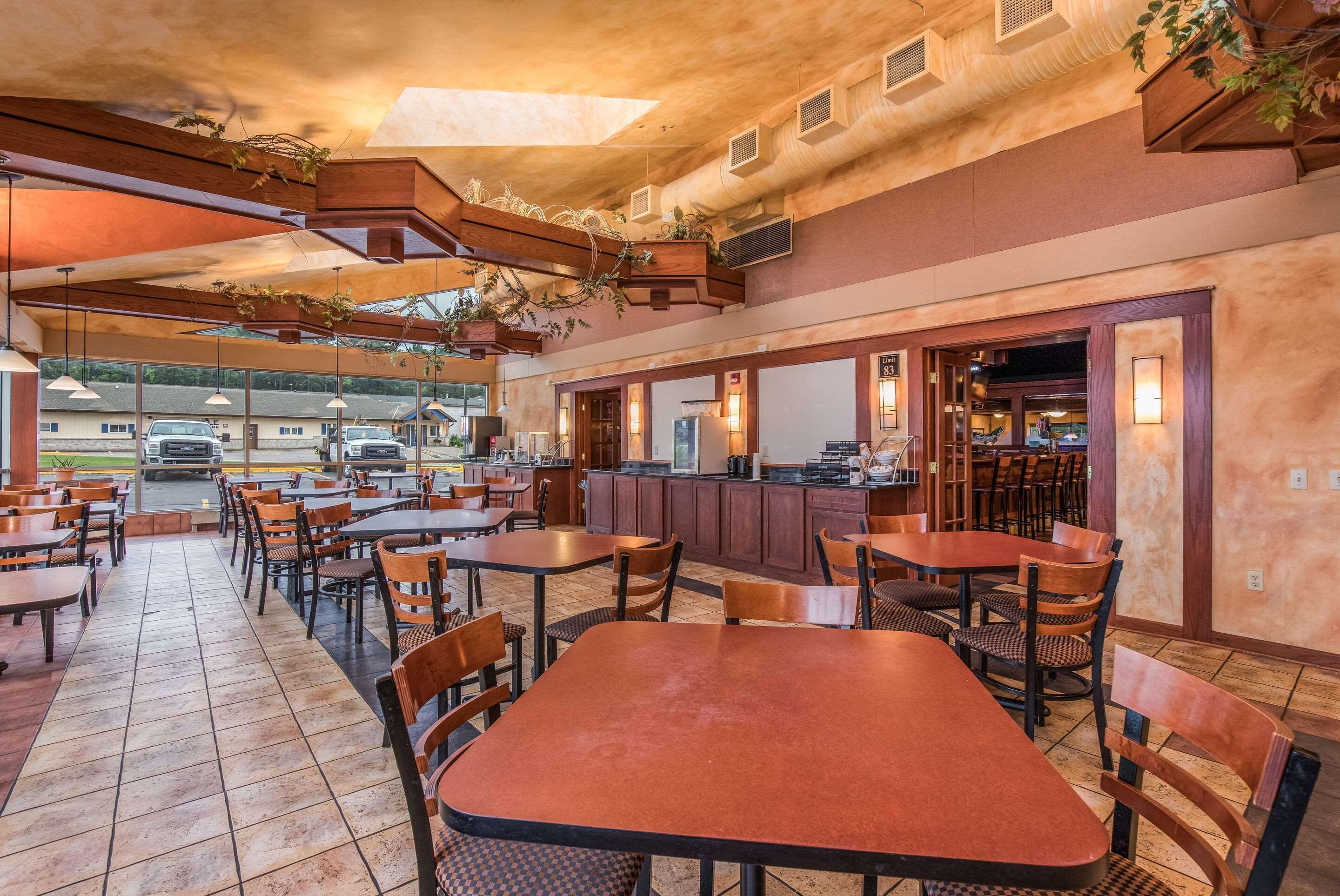 Americinn & Suites By Wyndham Baraboo Event Center Esterno foto