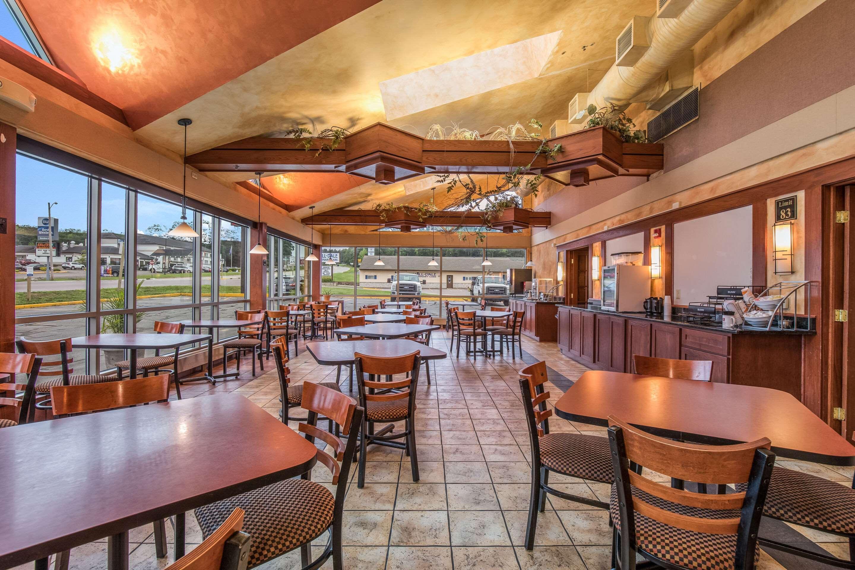 Americinn & Suites By Wyndham Baraboo Event Center Esterno foto