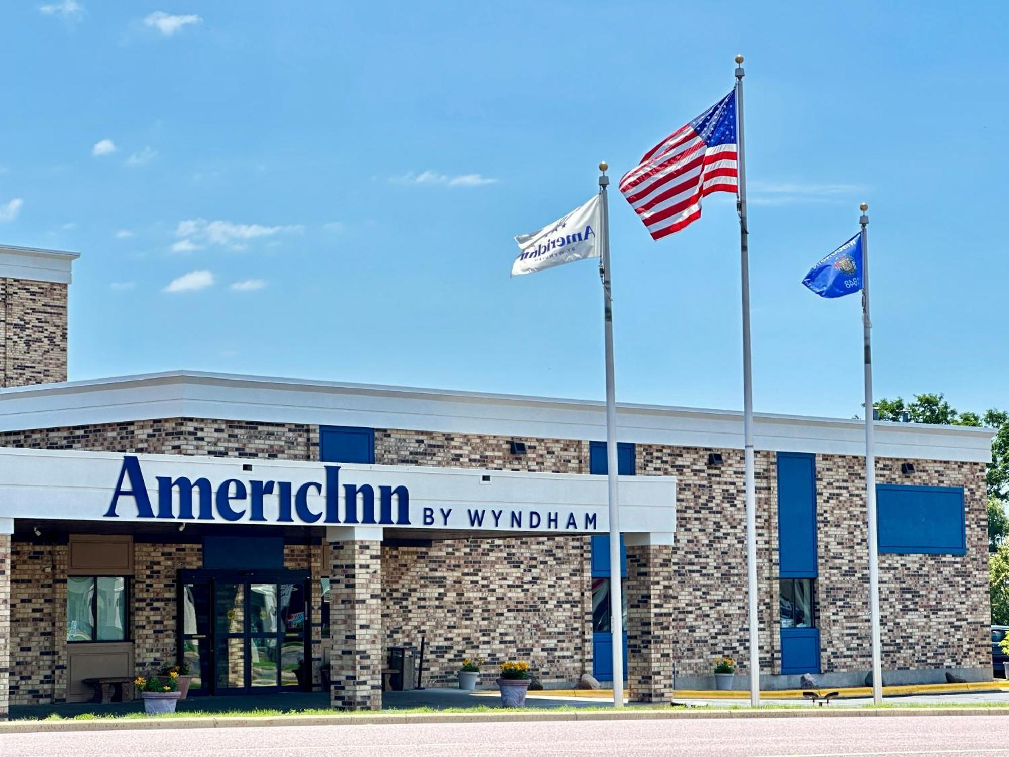 Americinn & Suites By Wyndham Baraboo Event Center Esterno foto
