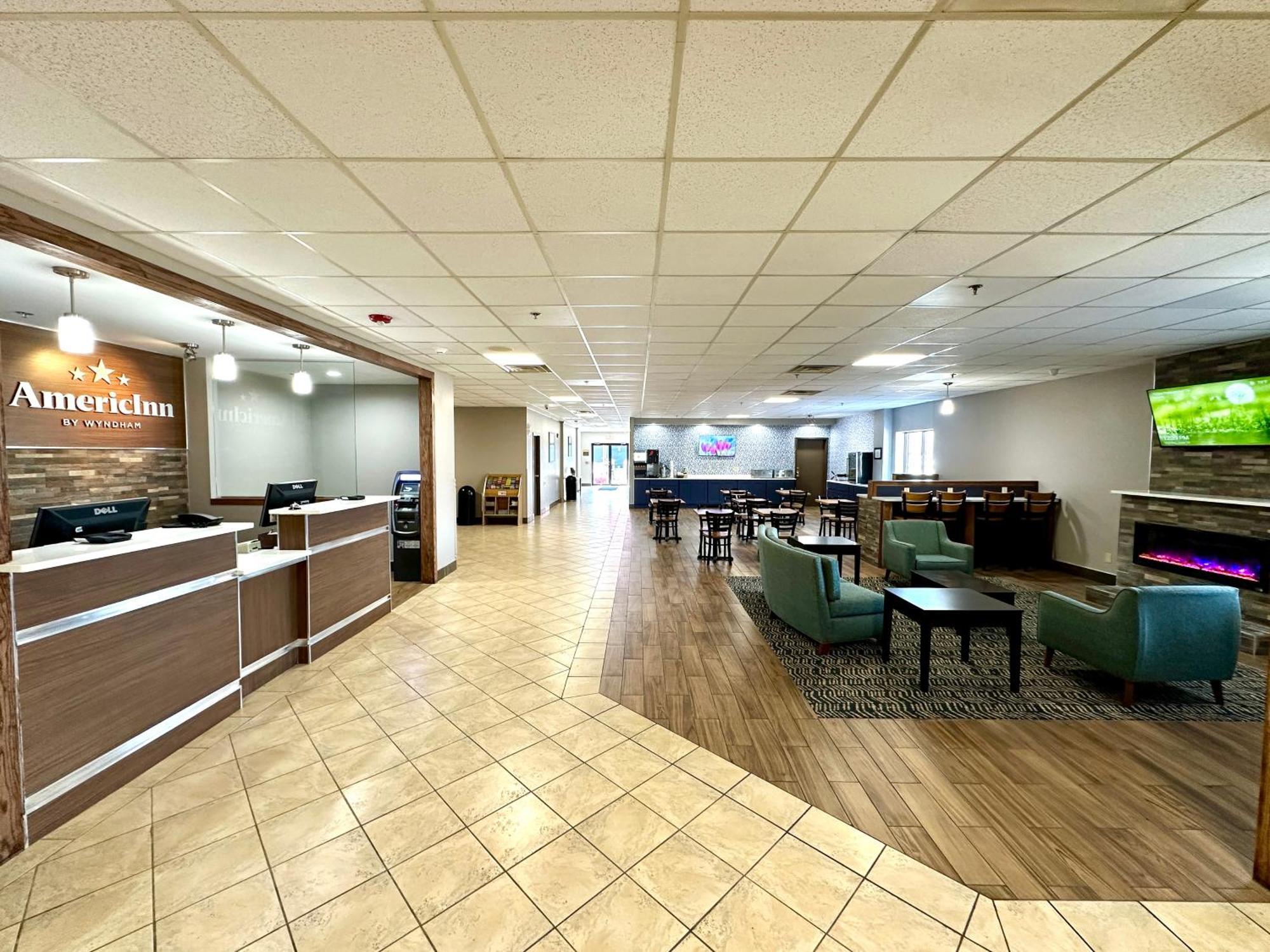 Americinn & Suites By Wyndham Baraboo Event Center Esterno foto