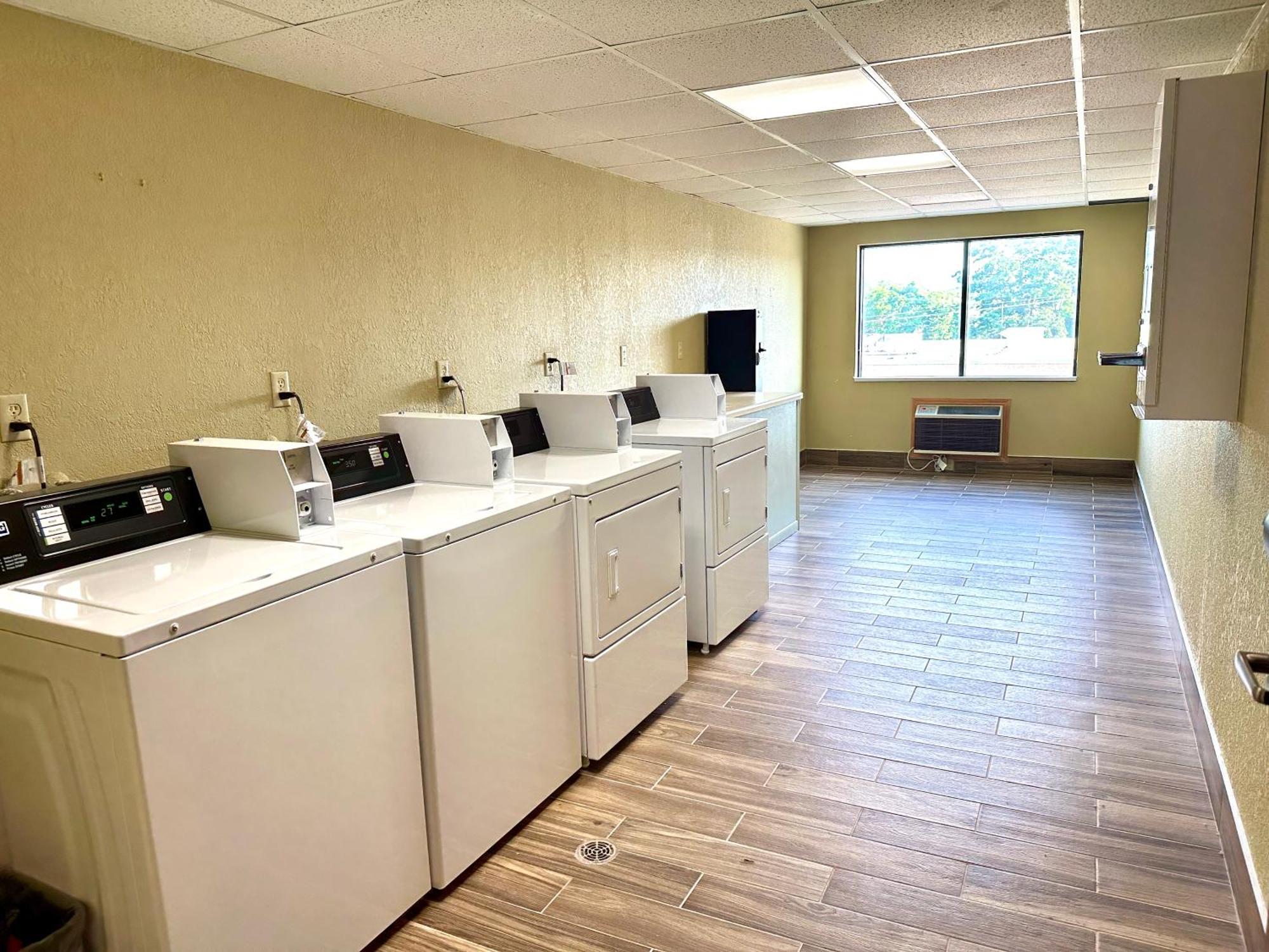 Americinn & Suites By Wyndham Baraboo Event Center Esterno foto