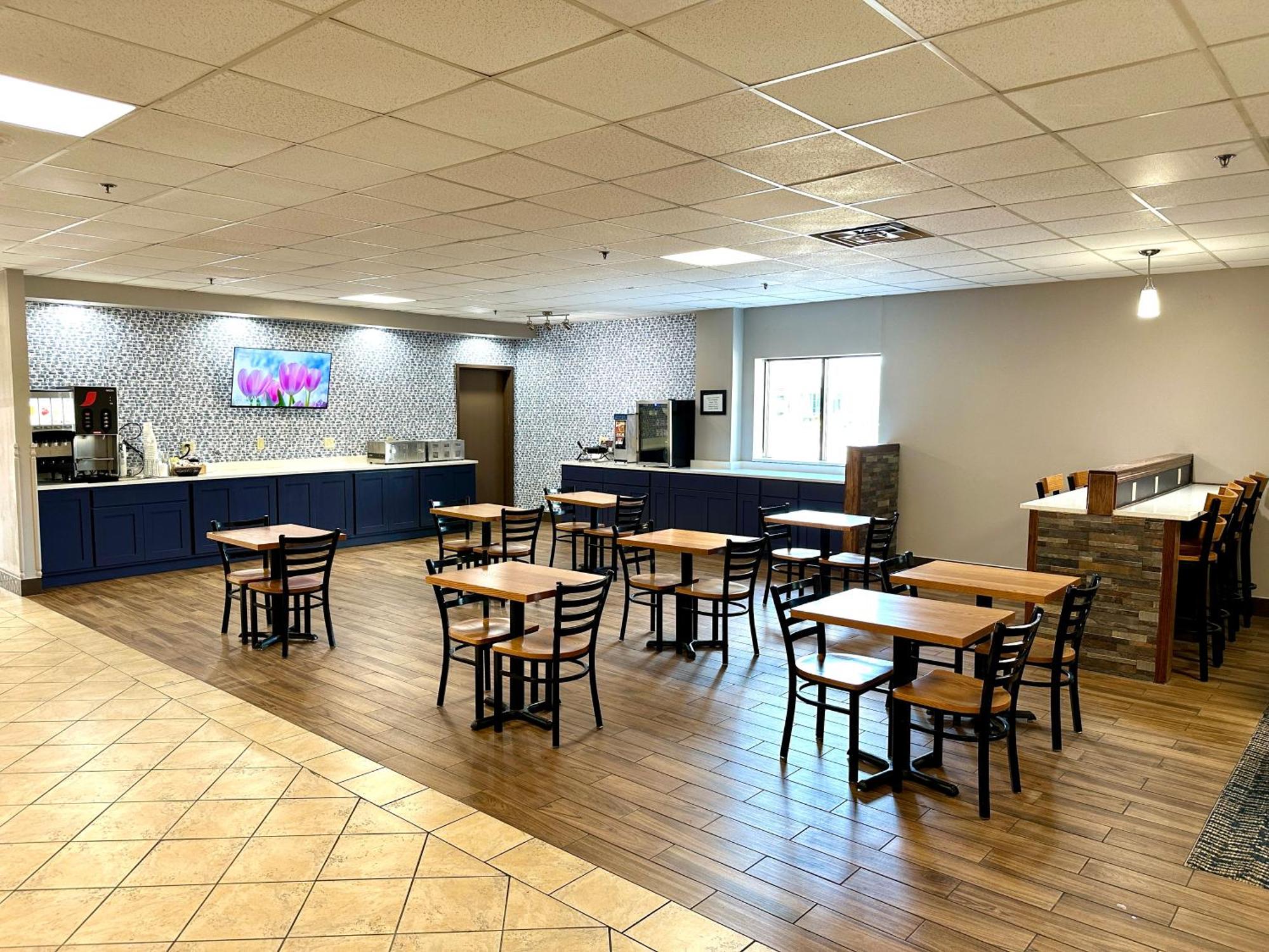 Americinn & Suites By Wyndham Baraboo Event Center Esterno foto