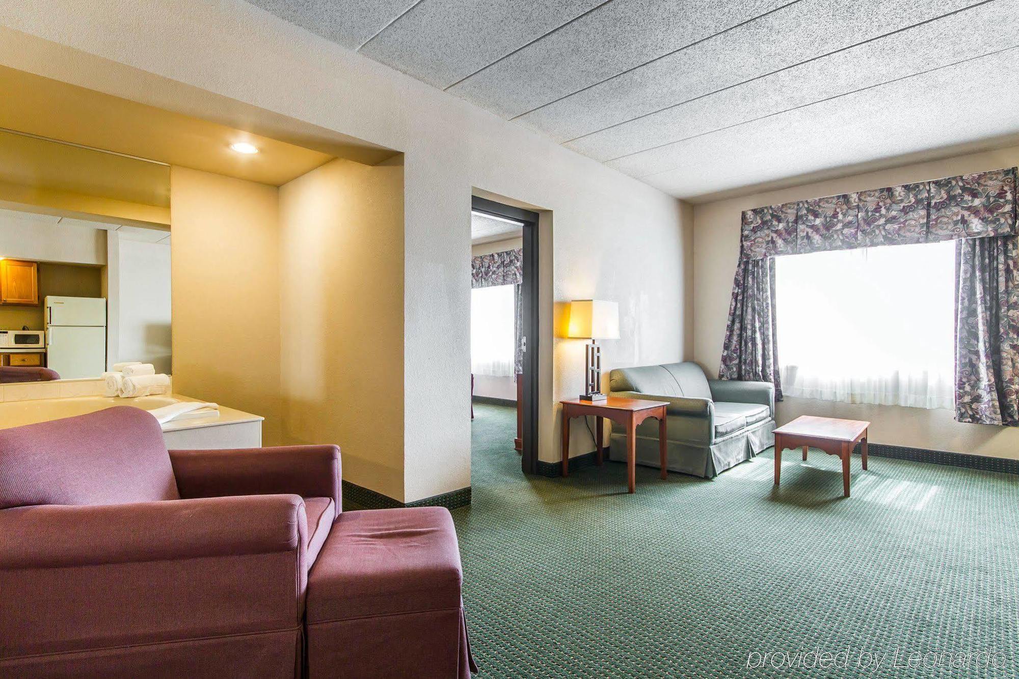 Americinn & Suites By Wyndham Baraboo Event Center Esterno foto