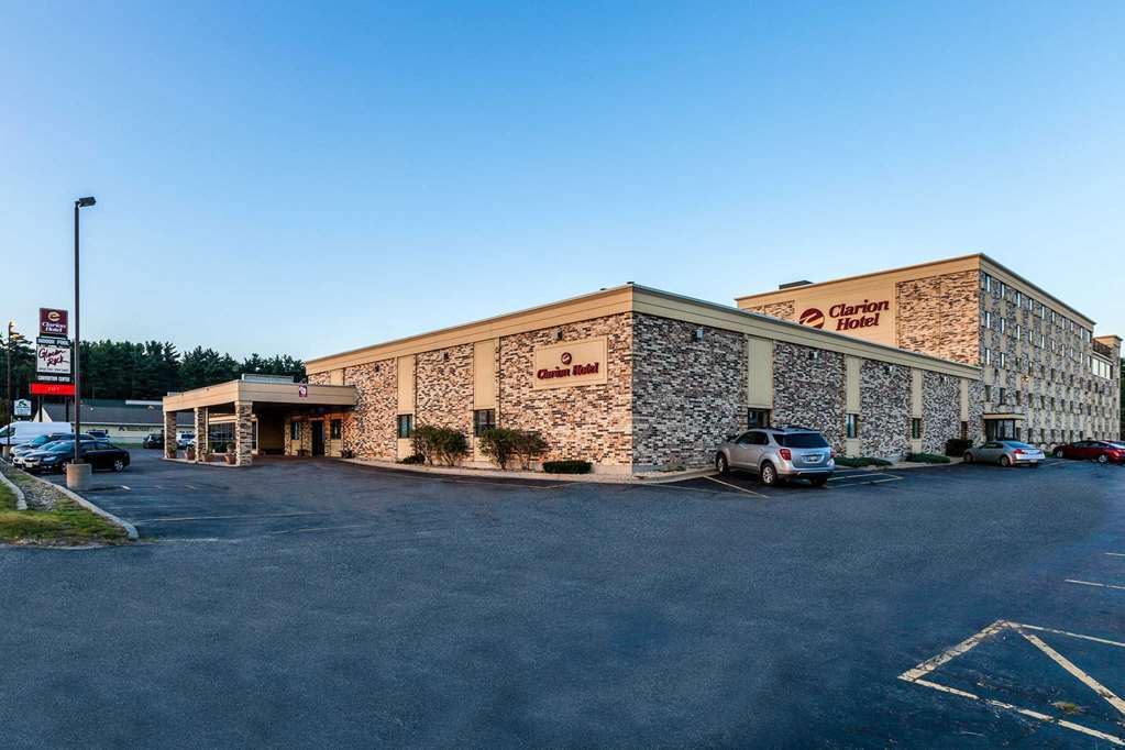 Americinn & Suites By Wyndham Baraboo Event Center Esterno foto